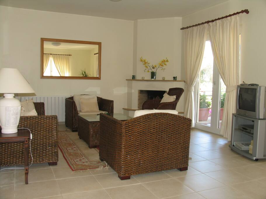 Villa C > Salon
