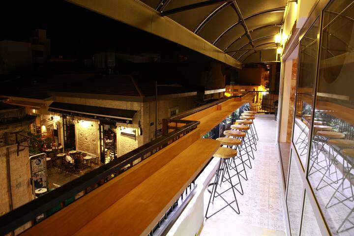 Dora's old town center apartment