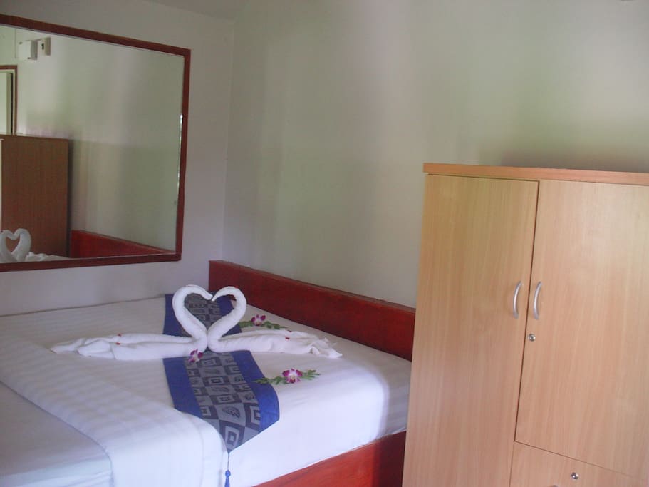 bedroom 1 double bed