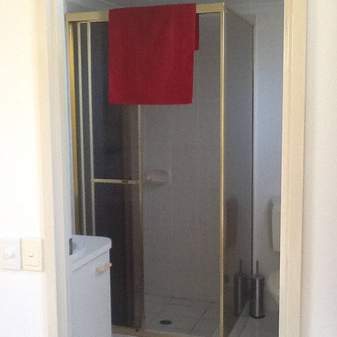 Main bedroom ensuite