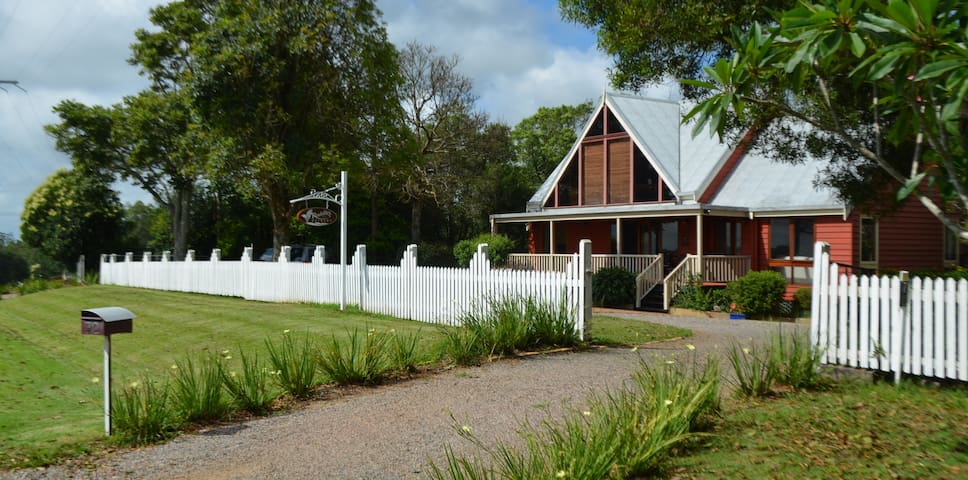 Ruddle’s Retreat – for families, kids and pets