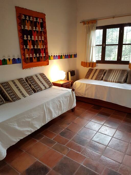 habitación con dos camas (1 es marinera)