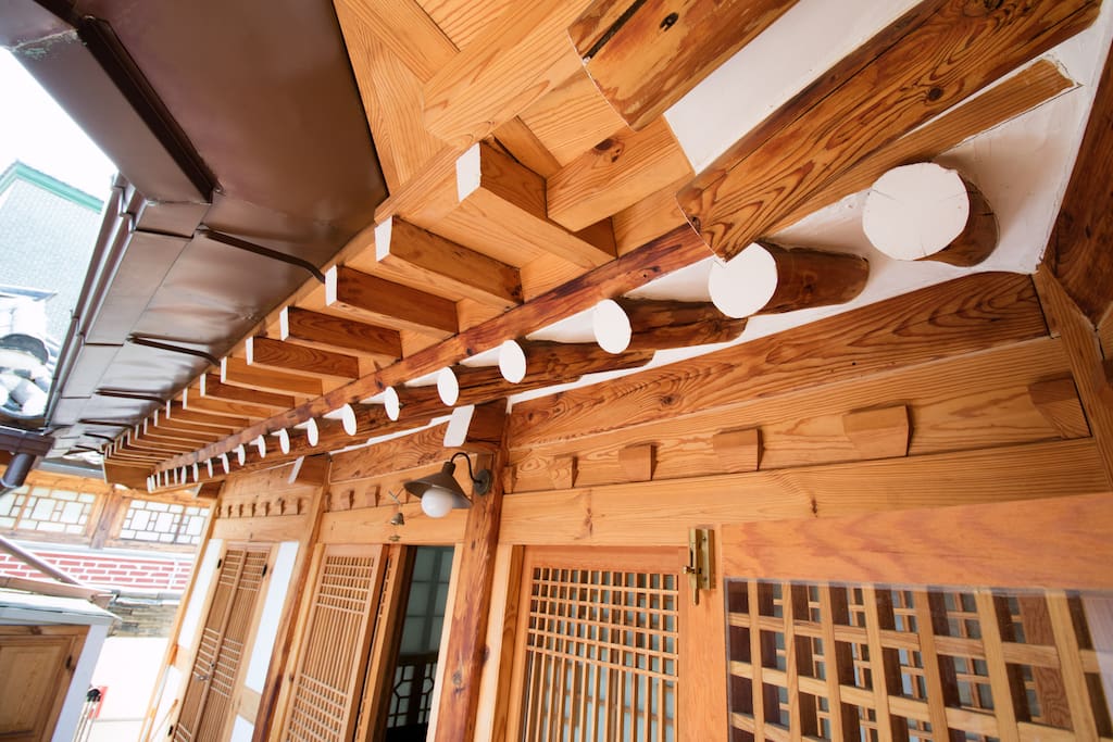 처마(eaves)