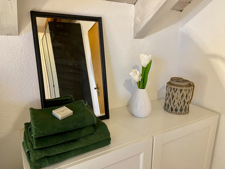 Без разходи ще бъдат осигурени и достатъчно място за съхранение, чаршафи и кърпи.