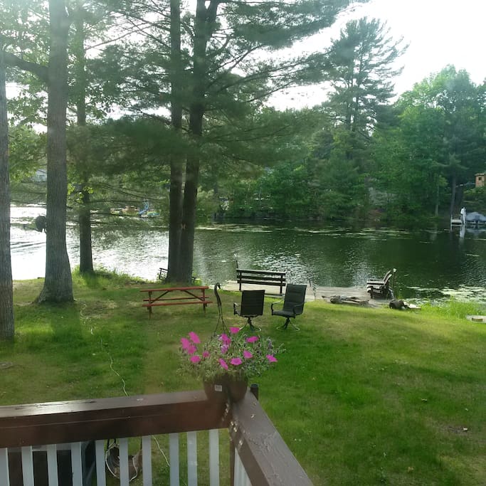 Lakefront - enjoy fishing on the dock