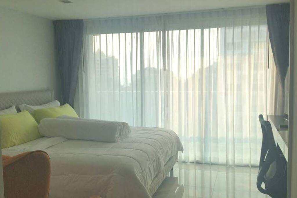 King size bed premium quality