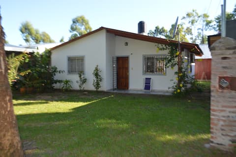 Anuncio de Airbnb popular: El Javirú. Beautiful coastal house (Esteros Iberá) en Departamento Ituzaingó
