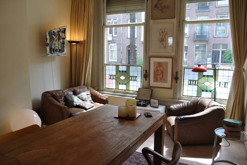 Living room (street side)