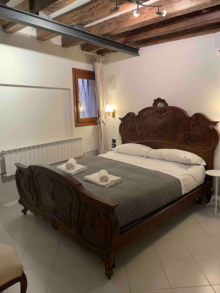 Ca Santaponal 1
Ground Floor Close To Rialto - Veneza