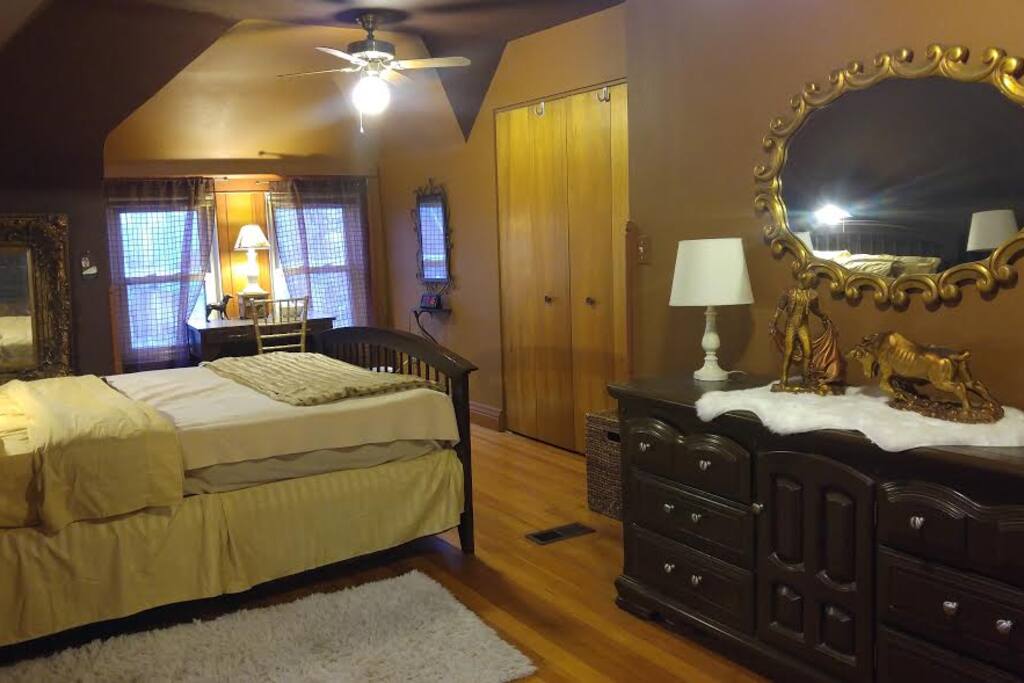 Different angle, bedroom
