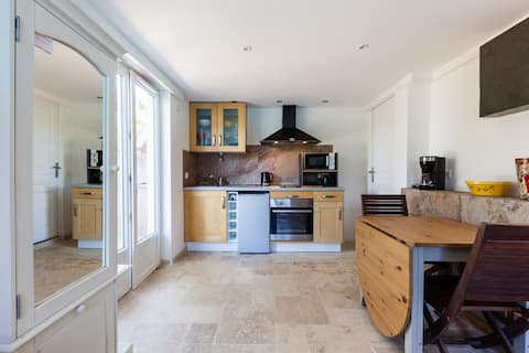 LE TAOUME AU PIED DU CHENE