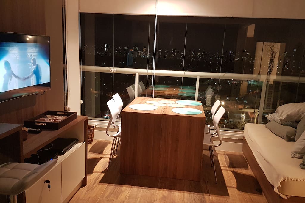 Mesa modular em versão mesa de jantar