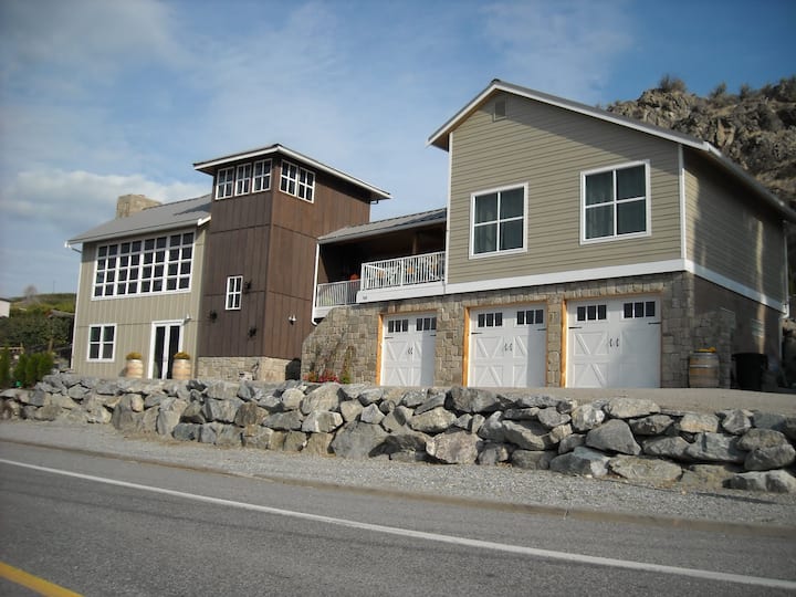 Lk Chelan Private entry Casita Guesthouses for Rent in Chelan