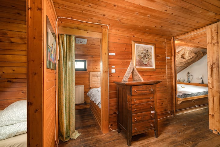 Planta superior - área común, pasillo a las áreas para dormir: dormitorio 4, dormitorio 6, dormitorio 7