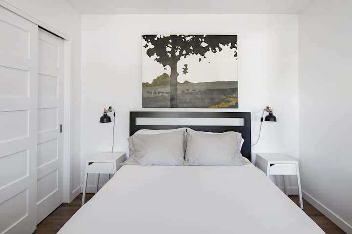 Hotel amenities with the comforts of home.