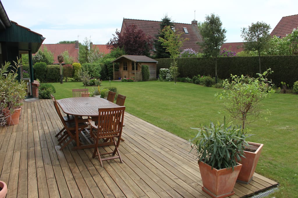 La terrasse et le jardin plein sud