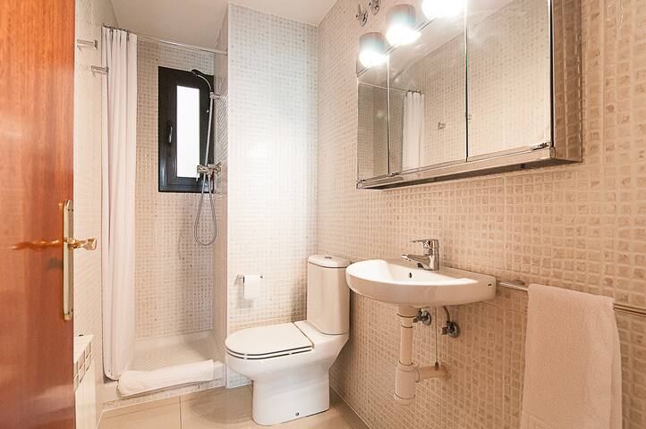 Sleeps 18 off Paseo de Gracia with sunny terrace gallery image 4