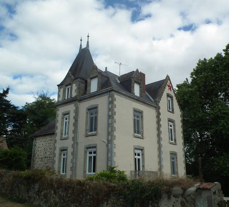 St. Clementin, Voulmentin -front view