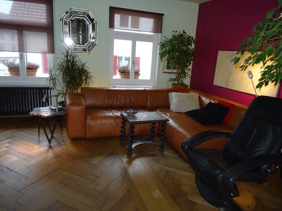 Lounge mit Bettsofa
