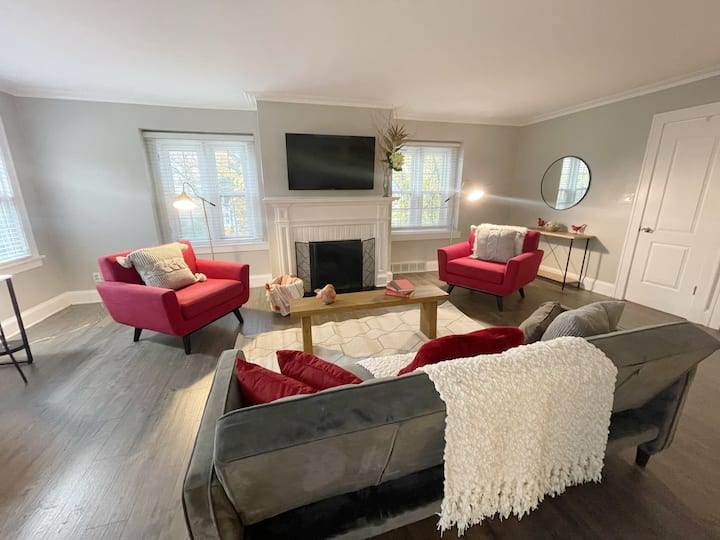 2nd floor 2Br near CWRU/Clinic/Van Aken Apartments for Rent in Shaker