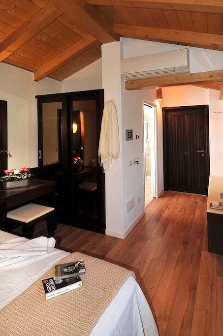 cottage right room
