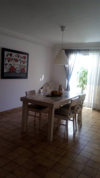 comedor ventilado con terraza