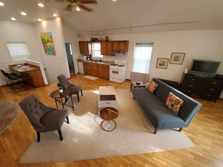 Modern Spacious Loft W/private Entrance And Space - Marysville, CA