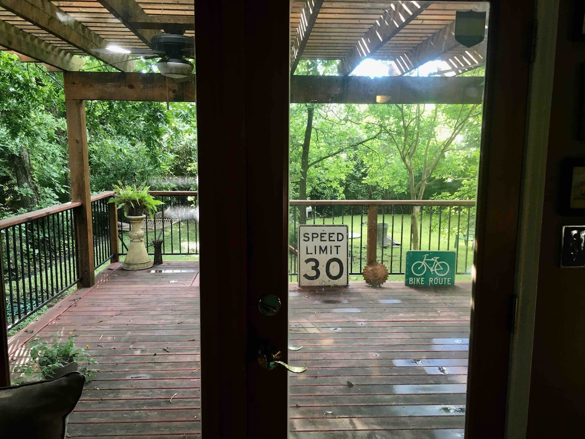 Monthly rental. Fab, Fun space!