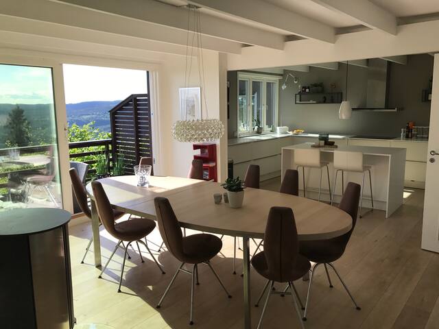 Close to city, nature, Holmenkollen and the metro! gallery image 2