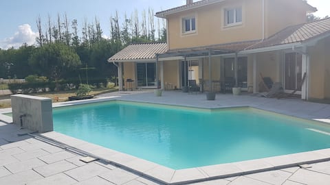 Argilas Family House with Pool
