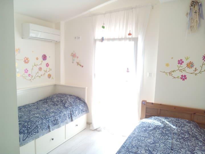 Dhoma e gjumit e dytë, kati i parë