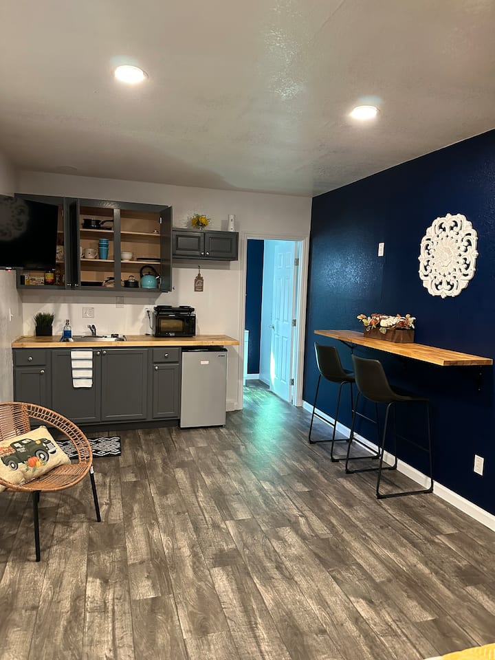 New Studio #2 W/ Private Entrance - Stockton, CA