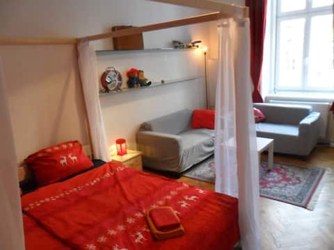 Basil Fawlty Appreciation Room ¯\(°_o)/¯