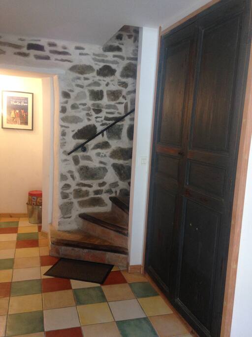 Entrée partagée avec les propriétaires.