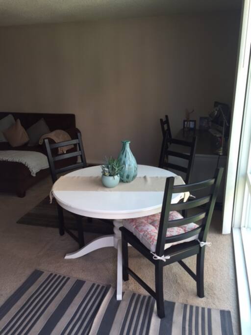 4 seater dining table