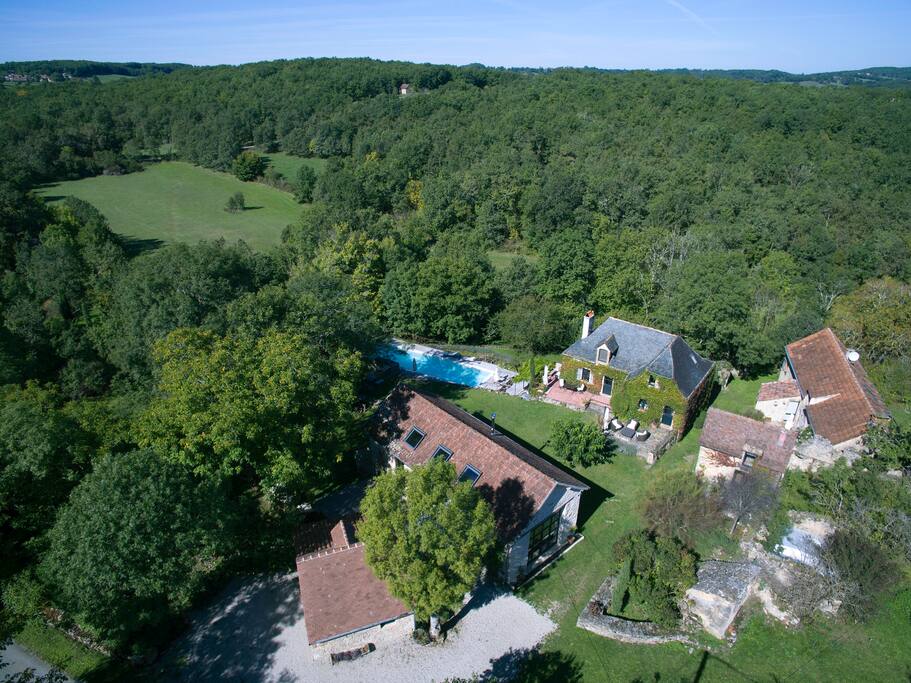 The idyllic setting of the Mas d'Arjac
