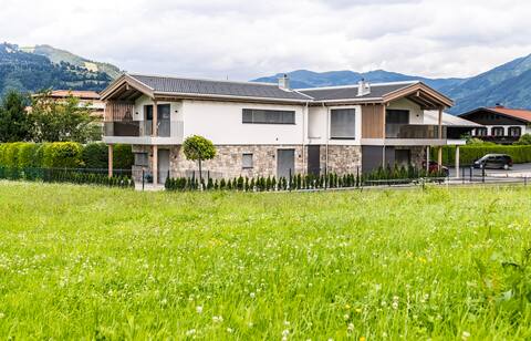 Premium chalet Aurora with private sauna in Kaprun
