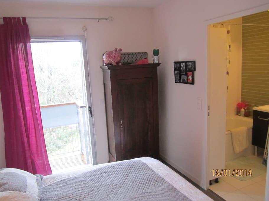 Chambre au calme donnant sur foret, avec salle de bain