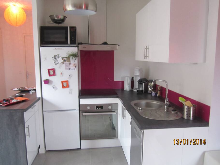 Cuisine avec tous les equipements necessaires