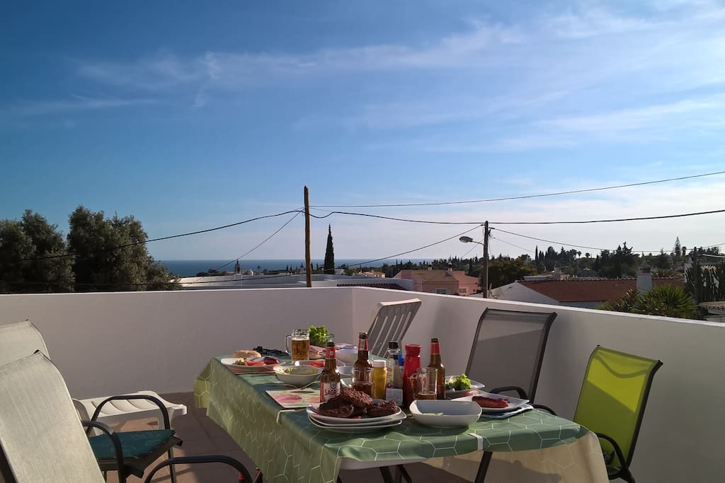 Roof terrace dining