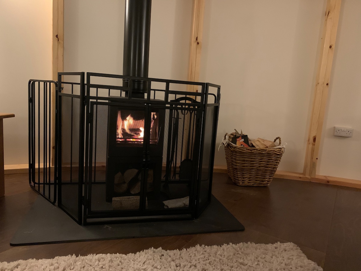 Top performing Airbnb: Wooden Roundhouse with Hot Tub (Butterfly) in Broadland