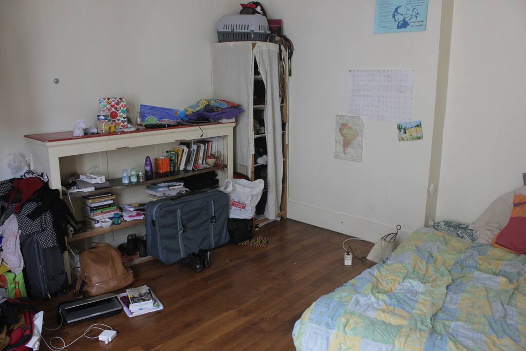 La chambre sera vide. C'est à dire, sans mes objets personnels.