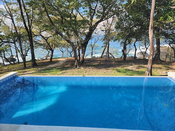 Stunning oceanfront villa with breathtaking views Villas for Rent in