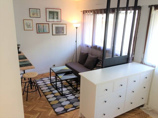 HYPER CENTRE, charmant studio avec parking