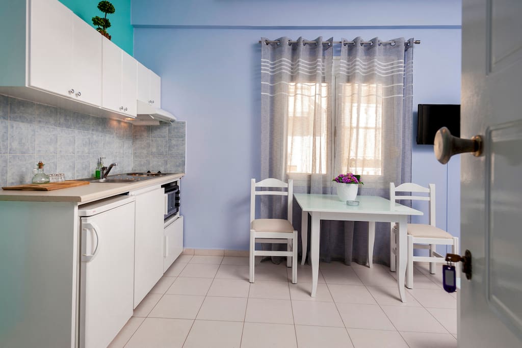 Luxury 1st floor Apartment with twin bedroom , living room and kitchen !!!