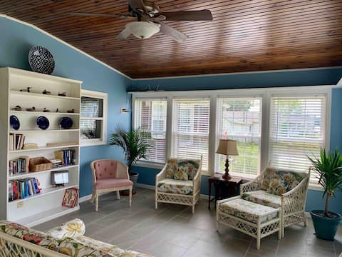 Hamlin Lake Retreat: 5BR home at resort community