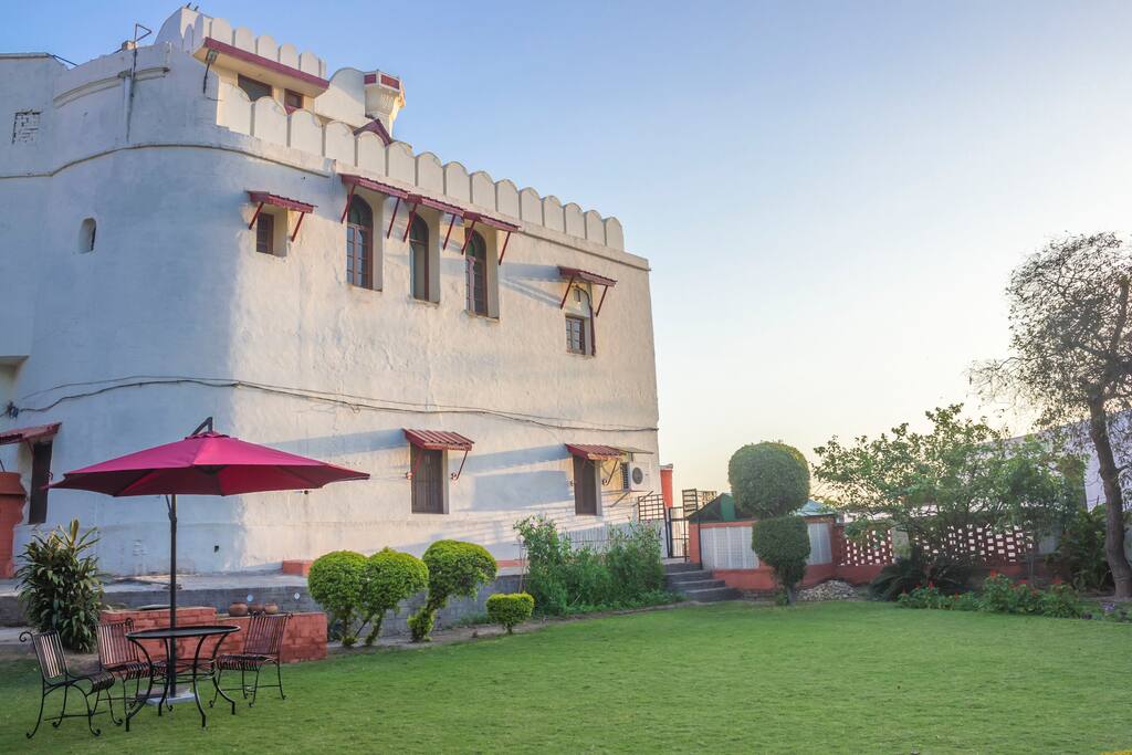The Fort Lawn
