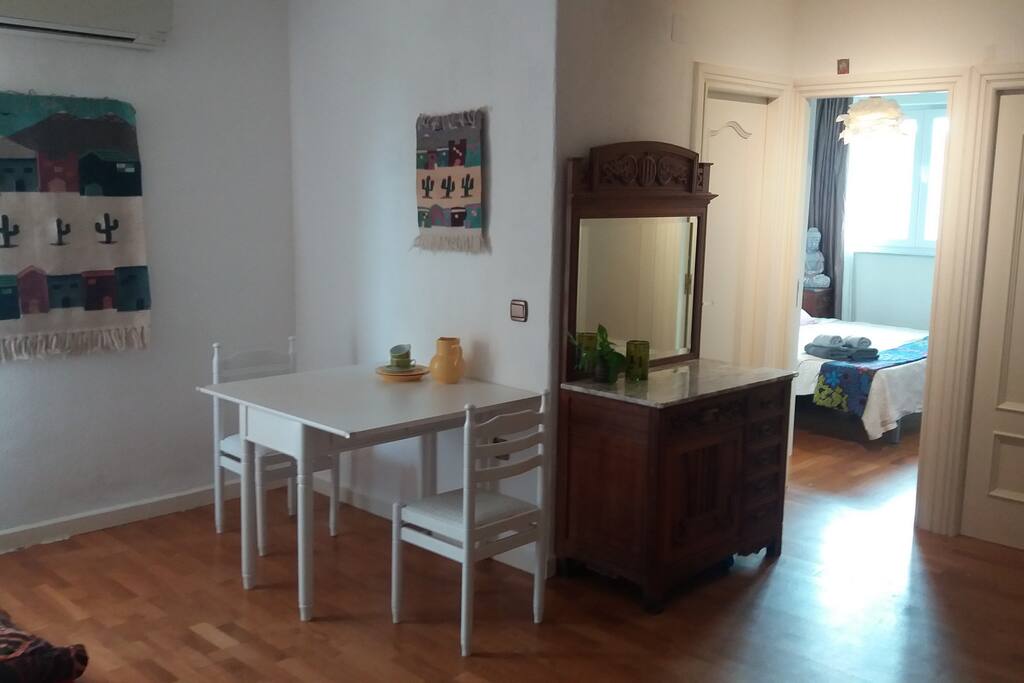 Sala de estar con airecondicionado, Shared livingroom with airconditioning