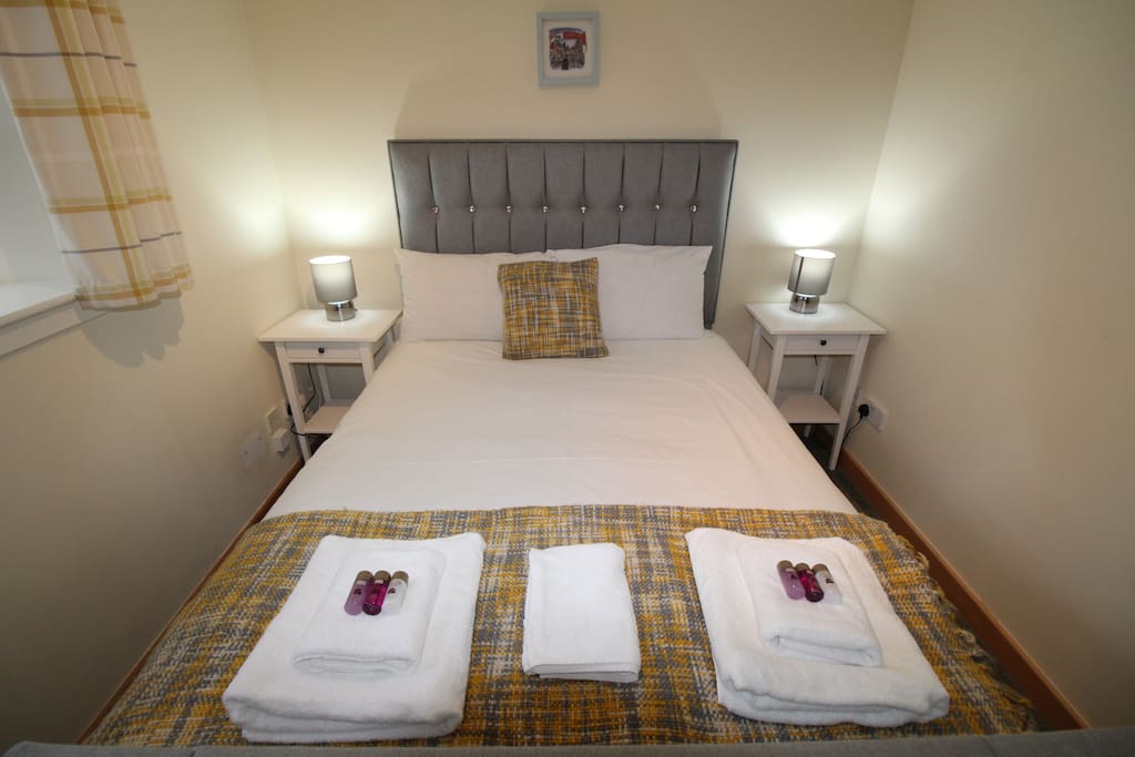 Comfy double TV bed - all linen and towels provided
