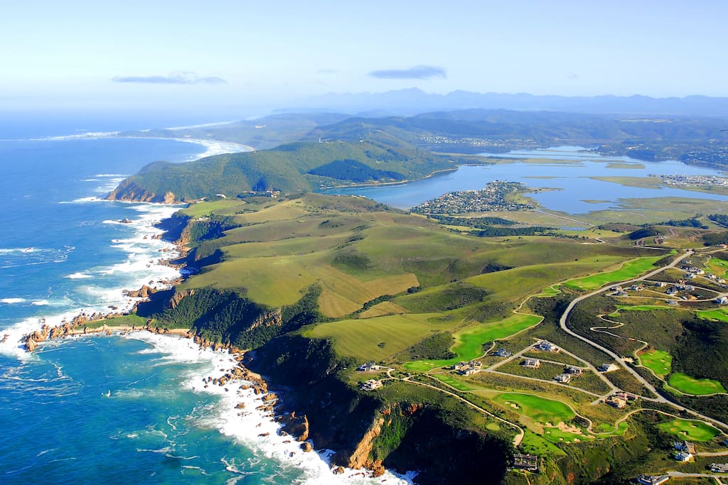 Pezula Golf Estate where the house is located
